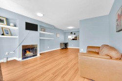 20-13713 72a Avenue Surrey, BC V3W 1K2