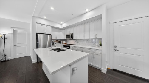 201-9983 E Barnston Drive Street, Surrey, BC 
