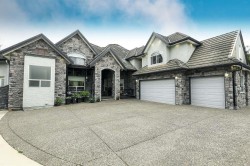 5733 W Kettle Crescent Surrey, BC V3S 8R6
