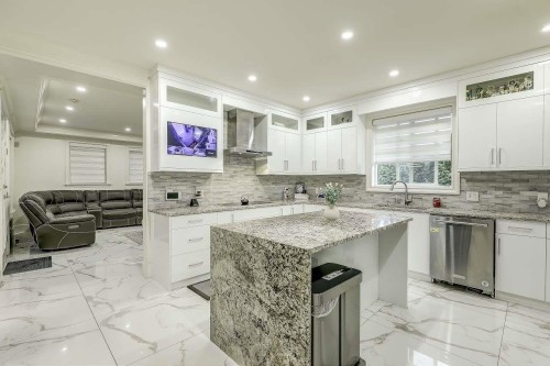 5733 W Kettle Crescent, Surrey, BC 