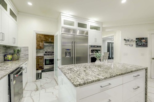 5733 W Kettle Crescent, Surrey, BC 