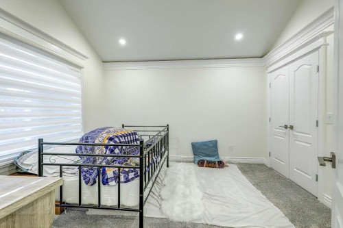 5733 W Kettle Crescent, Surrey, BC 