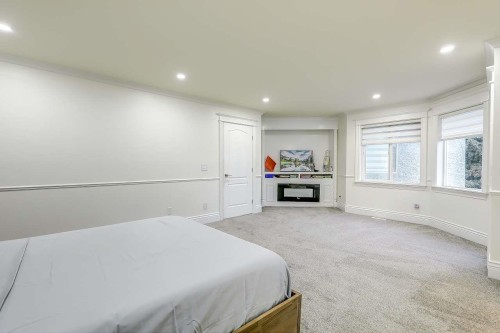 5733 W Kettle Crescent, Surrey, BC 
