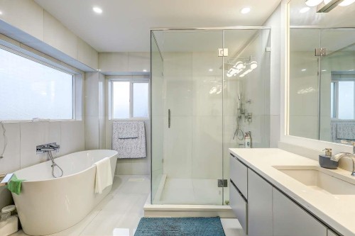 5733 W Kettle Crescent, Surrey, BC 