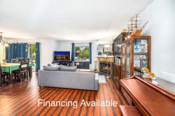 201-7064 133b Street Surrey, BC V3W 8A4