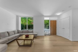 TH8-1439 George Street  Surrey, BC V4B 0B9