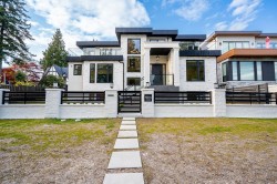 13511 Marine Drive  Surrey, BC V4A 1G1