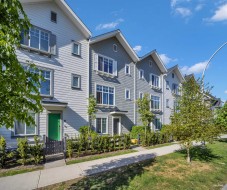 45-15489 99a Avenue Surrey, BC V3R 0G9