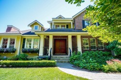 17268 4 Avenue Surrey, BC V3Z 9P7