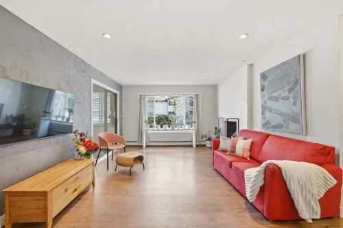 301-1381 Martin Street  White Rock, BC V4B 3W6