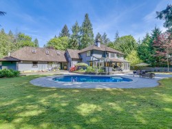 13556 18 Avenue Surrey, BC V4A 1W3