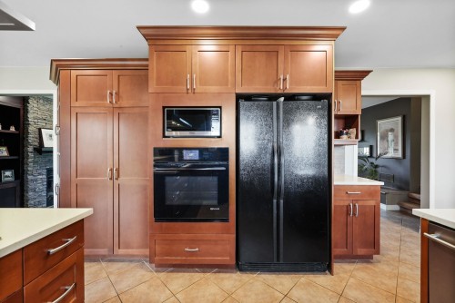21723 24 Avenue, Langley, BC - Indoor Photo Showing Kitchen