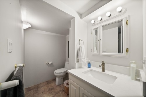 21723 24 Avenue, Langley, BC - Indoor Photo Showing Bathroom