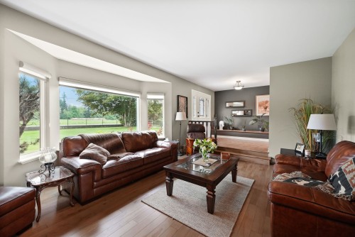 21723 24 Avenue, Langley, BC - Indoor Photo Showing Living Room