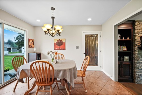 21723 24 Avenue, Langley, BC - Indoor Photo Showing Dining Room