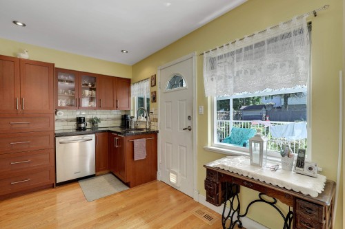 11230 Lansdowne Drive, Surrey, BC 