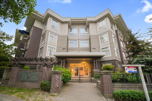 211-13555 Gateway Drive  Surrey, BC V3T 0B5