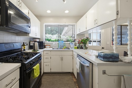 15524 105A Avenue, Surrey, BC 