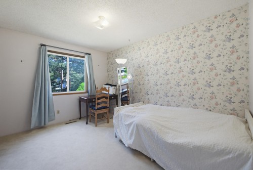 15524 105A Avenue, Surrey, BC 