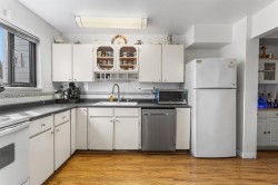 45-6633 138 Street Surrey, BC V3W 5G7