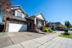 6638 125a Street Surrey, BC V3W 1V6