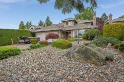 15023 21b Avenue Surrey, BC V4A 8Z8