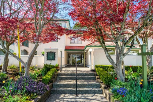 105-1447 Best Street  White Rock, BC V4B 4E5