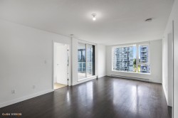 1606-13750 100 Avenue Surrey, BC V3T 0L3