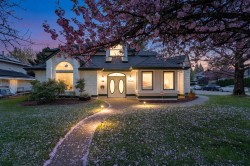 10566 168 Street Surrey, BC V4N 1R9