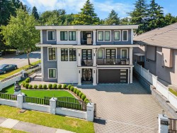 8671 Galway Crescent Surrey, BC V3W 6C8