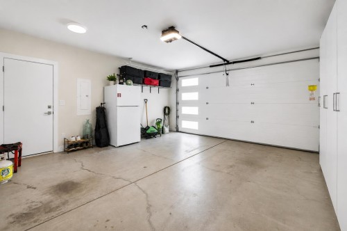 8671 Galway Crescent, Surrey, BC 