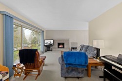 13771 Malabar Avenue  White Rock, BC V4B 2X8