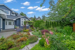 14741 30 Avenue Surrey, BC V4P 3E6