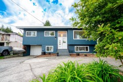 12528 Pinewood Crescent Surrey, BC V3V 2L5