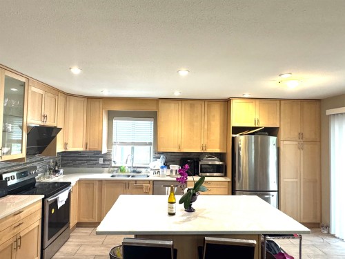 16328 96 Avenue, Surrey, BC 