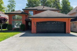 8588 141 Street Surrey, BC V3W 3A9