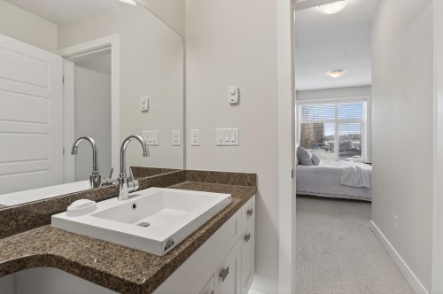 216-20068 Fraser Highway, Langley, BC 