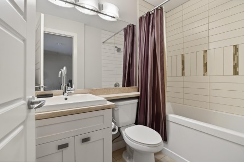 216-20068 Fraser Highway, Langley, BC 
