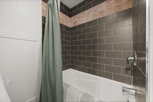 24244 60 Avenue, Langley, BC - Indoor Photo Showing Bathroom