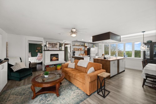 24244 60 Avenue, Langley, BC - Indoor Photo Showing Living Room With Fireplace