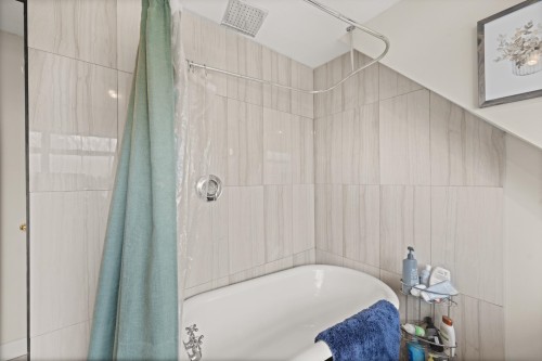 24244 60 Avenue, Langley, BC - Indoor Photo Showing Bathroom
