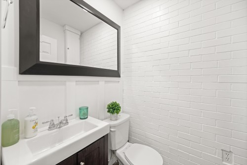24244 60 Avenue, Langley, BC - Indoor Photo Showing Bathroom