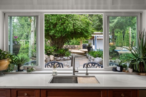 24244 60 Avenue, Langley, BC - Indoor Photo Showing Kitchen