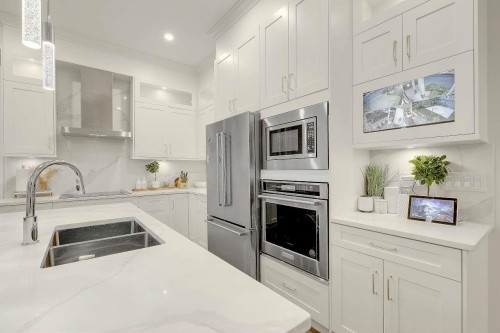 17849 Barnston Drive E, Surrey, BC 