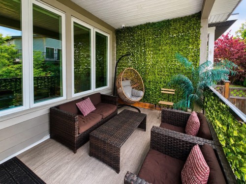 17849 Barnston Drive E, Surrey, BC 