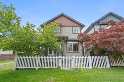 6652 195 Street Surrey, BC V4N 0C3