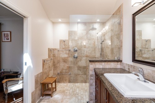 6123 Killarney Drive, Surrey, BC 