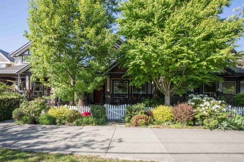 21053 83 Avenue  Langley, BC V2Y 0B8