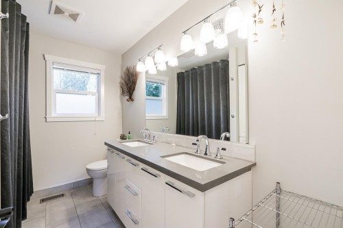 19904 36 Avenue, Langley, BC 