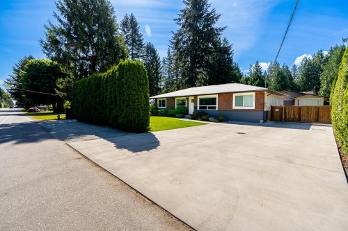 19904 36 Avenue, Langley, BC 